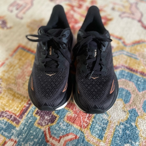 Hoka - Picture 5 of 10